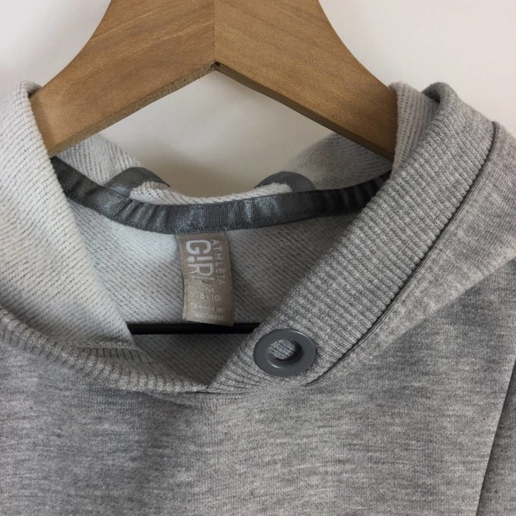 Athleta Girl In It to Win It atop, medium - Picture 3 of 5